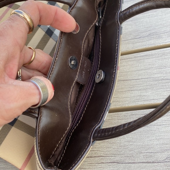 Burberry VINTAGE Small Nova Check Bag! EUC! 🔥❤️ - Picture 15 of 16